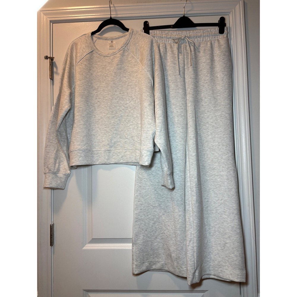 Danskin NWT Cloud Doubleknit 2 PC Set‎ Piped Crewneck Sweatshirt Wide Leg Pant M